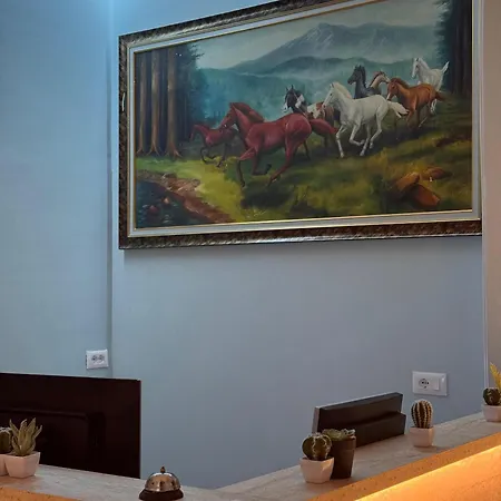 Otel Lura 3*