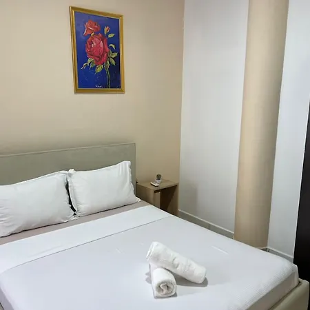 Lura Tirana